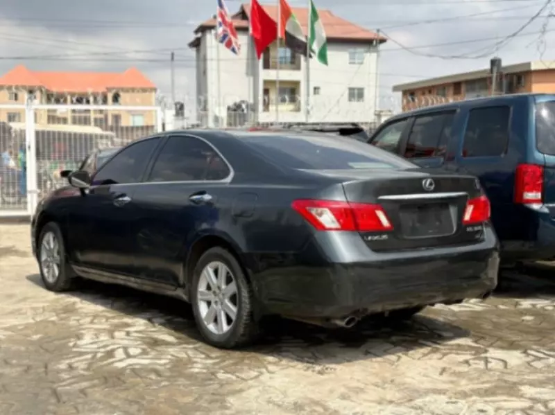 Lexus ES   - 2009