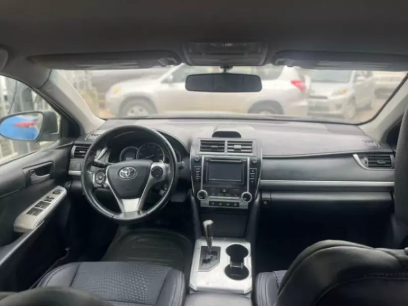 Toyota Camry   - 2014