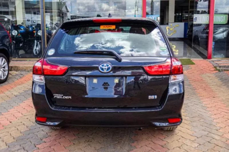 Toyota Fielder hybrid    - 2019