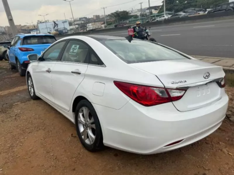 Hyundai Sonata - 2013
