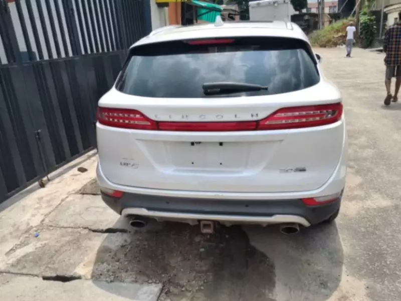 Lincoln MKC   - 2015