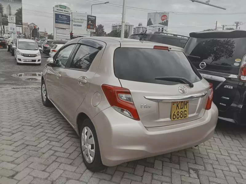 Toyota Vitz   - 2016