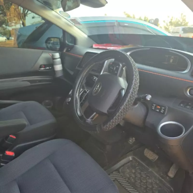Toyota Sienta   - 2017