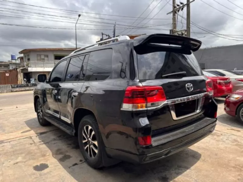 Toyota Land Cruiser   - 2014