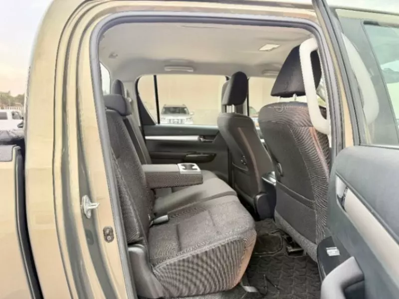Toyota Hilux    - 2020