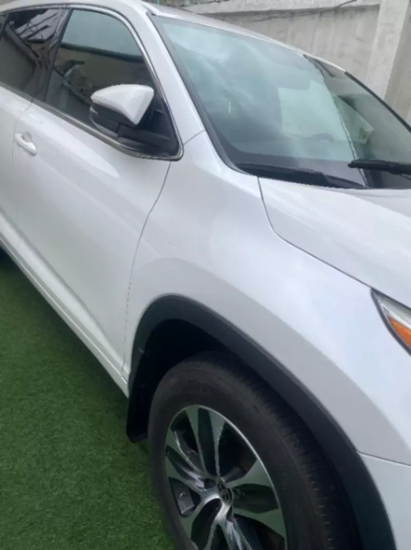Toyota Highlander   - 2016