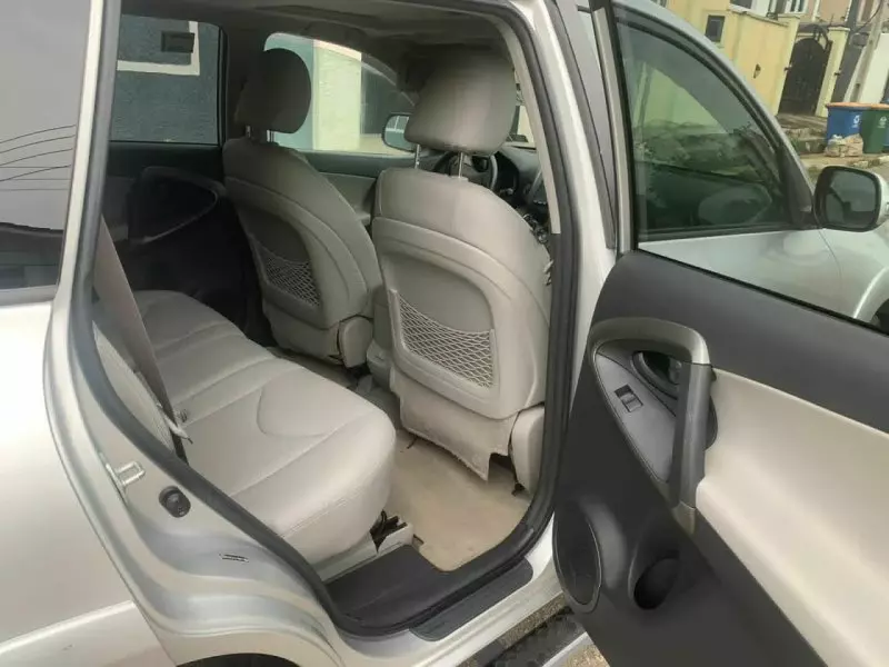 Toyota RAV 4   - 2009
