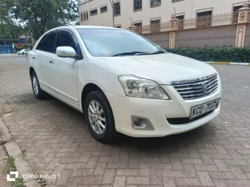 Toyota Premio    - 2012