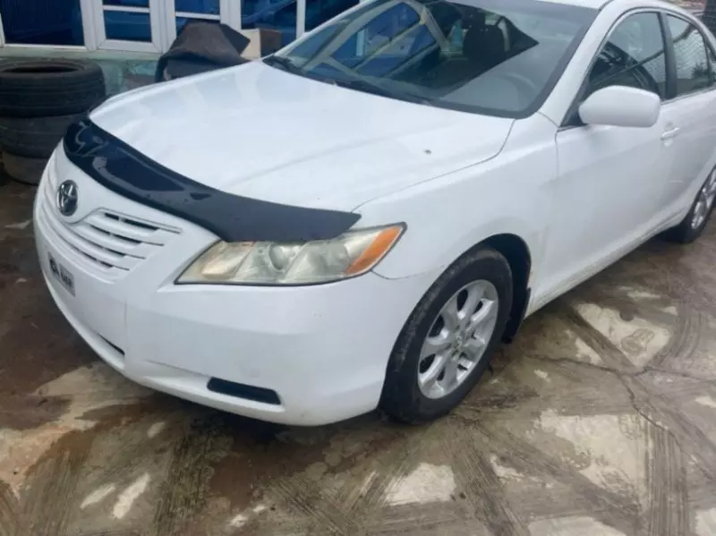 Toyota Camry   - 2009