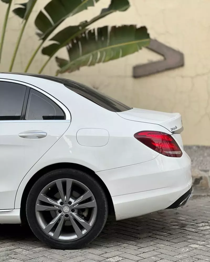 Mercedes-Benz C 300   - 2015