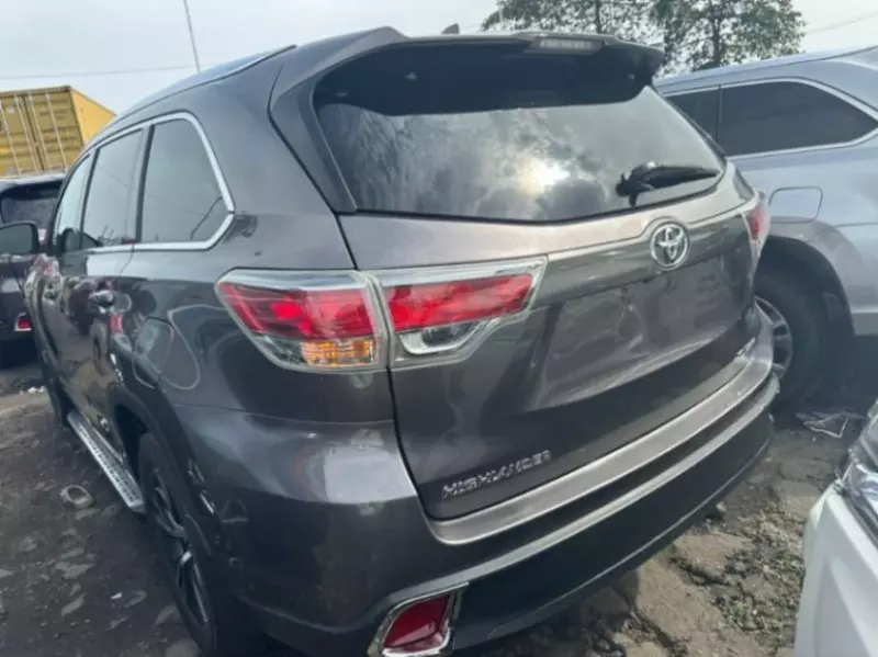 Toyota Highlander - 2016