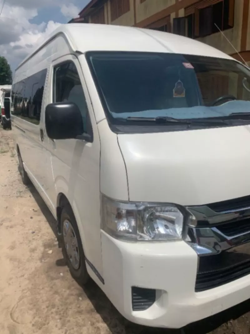 Toyota Hiace (High Roof)   - 2022