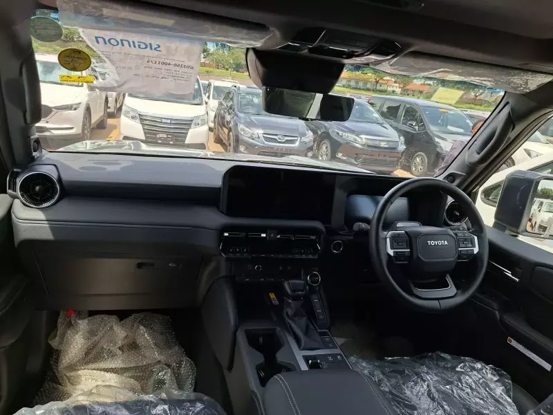 Toyota Landcruiser Prado - 2024