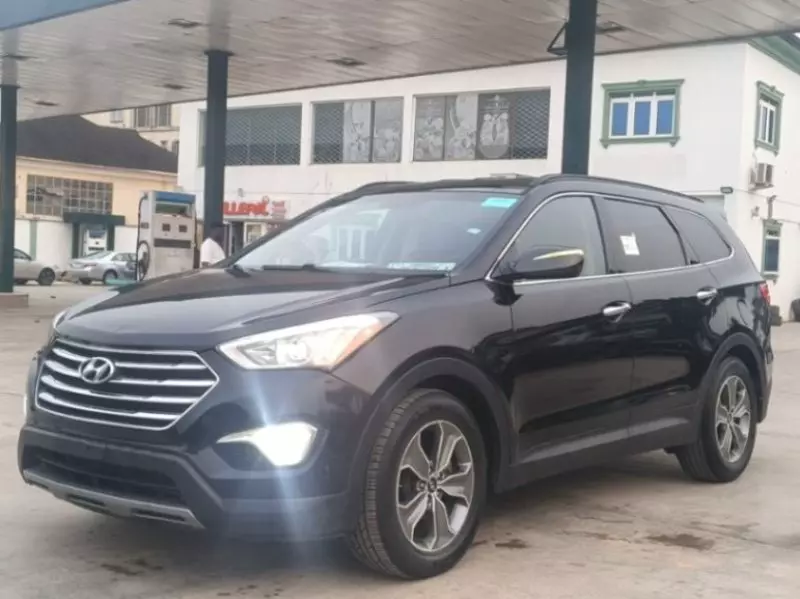 Hyundai Santa Fe   - 2013