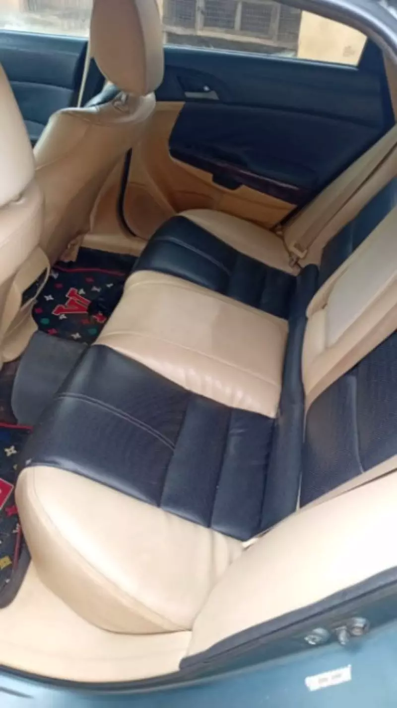Honda Crosstour   - 2010