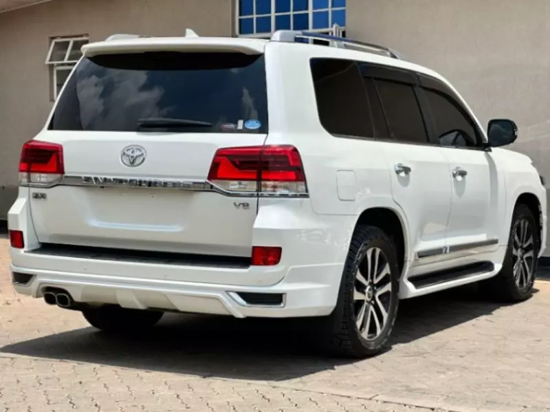 Toyota Land Cruiser   - 2018