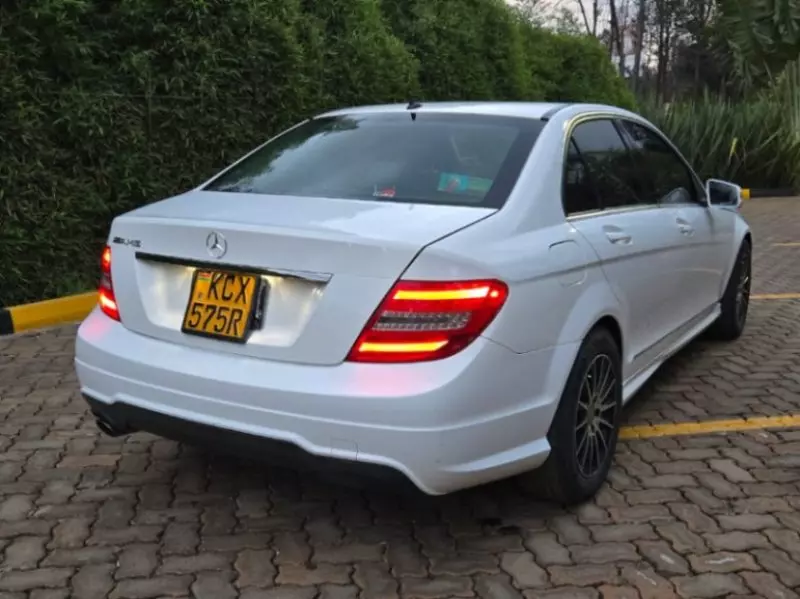 Mercedes-Benz C 180   - 2012