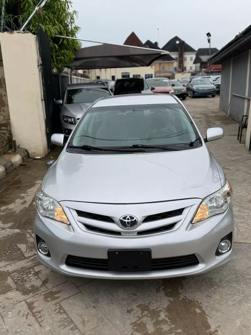 Toyota Corolla   - 2011
