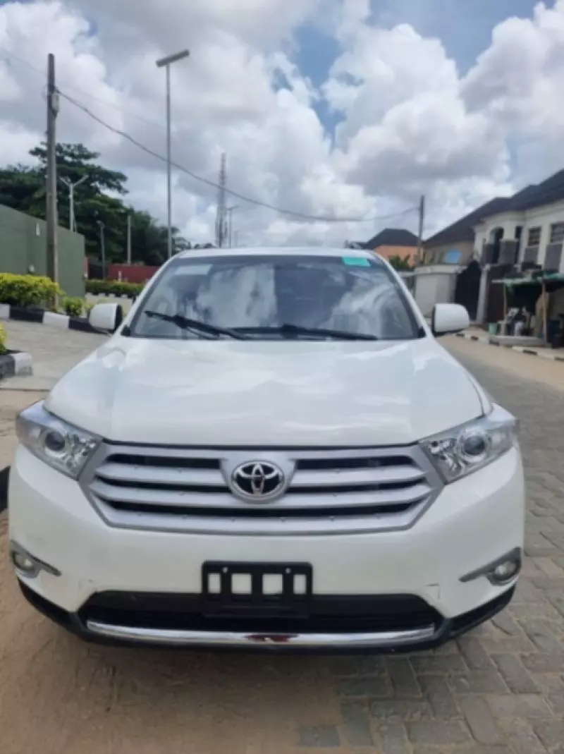 Toyota Highlander   - 2011
