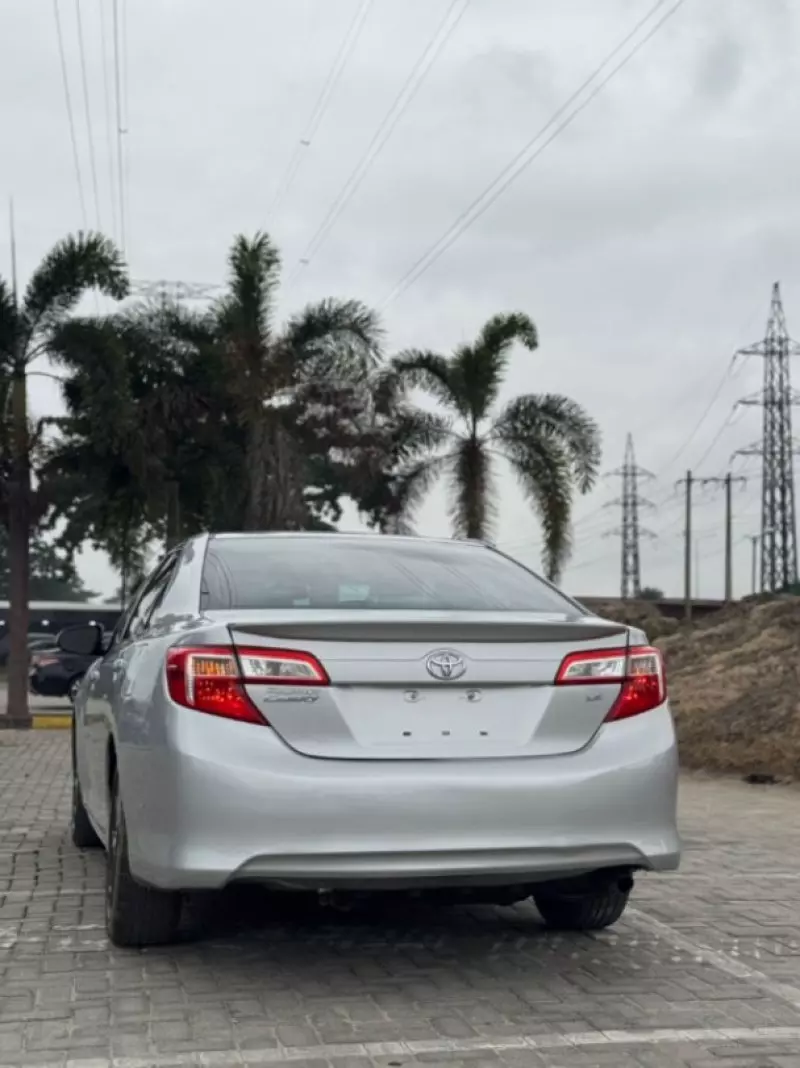 Toyota Camry   - 2013