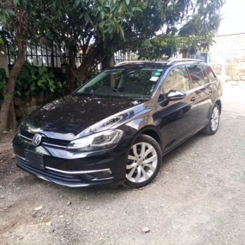 Volkswagen Golf   - 2018