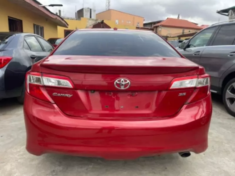 Toyota camry   - 2014