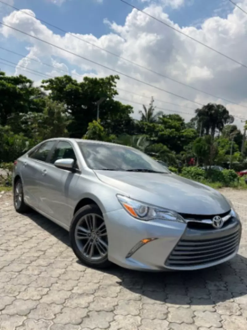 Toyota Camry   - 2016