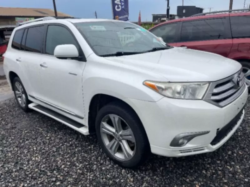 Toyota Highlander   - 2013