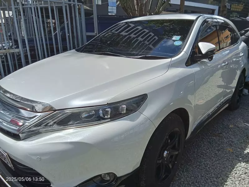 Toyota Harrier   - 2014