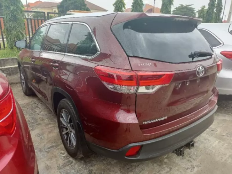 Toyota Highlander   - 2017