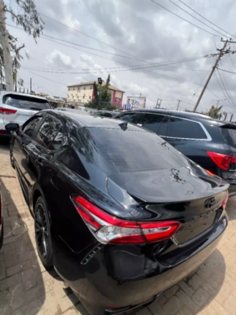 Toyota Camry   - 2019