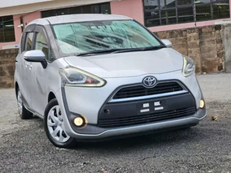 Toyota Sienta   - 2018