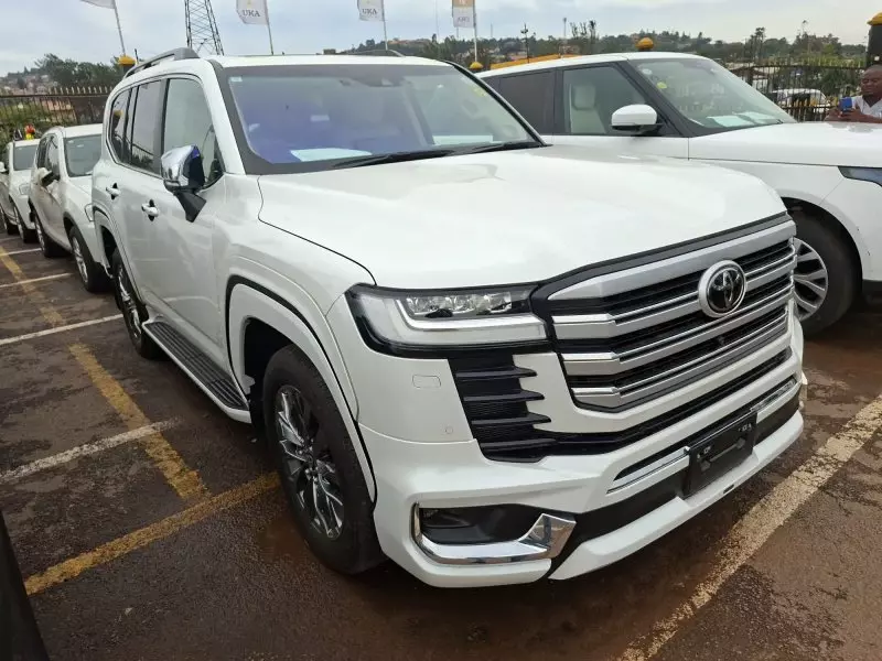 Toyota Land Cruiser VX   - 2023