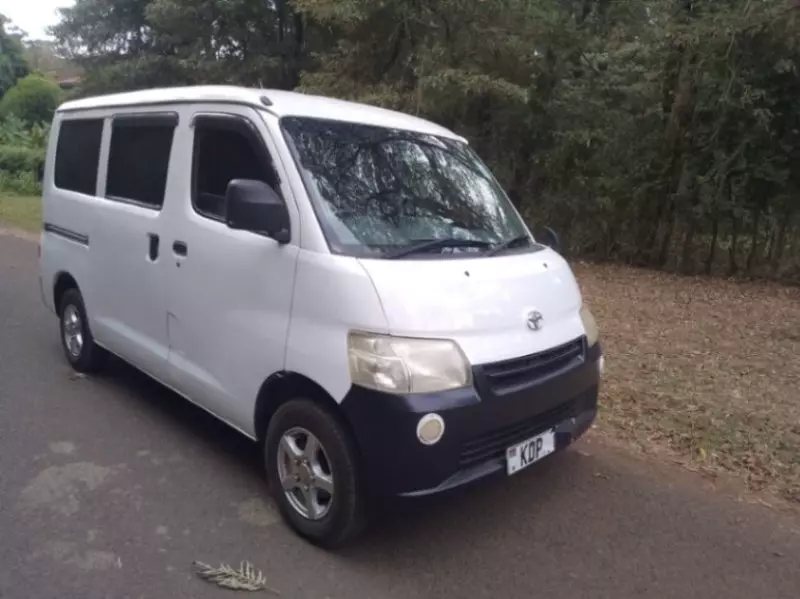 Toyota Town Ace   - 2015
