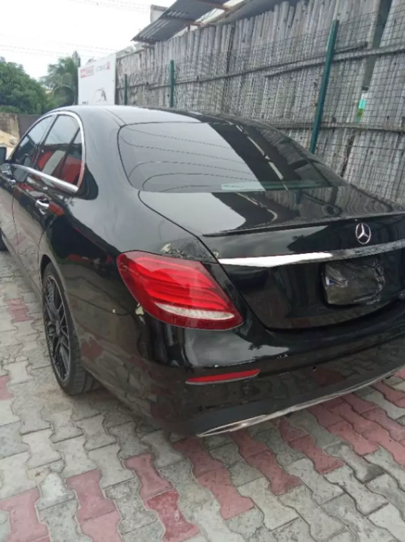 Mercedes-Benz E 300   - 2017