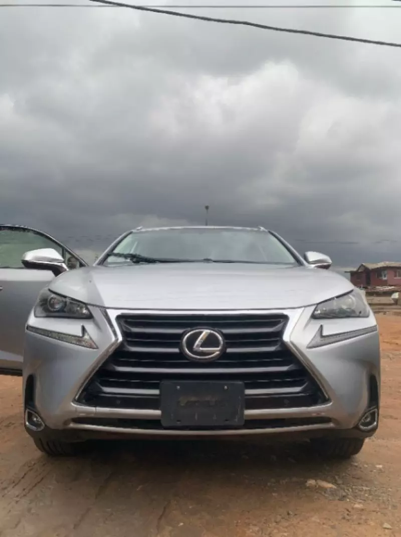 Lexus NX 200T   - 2017