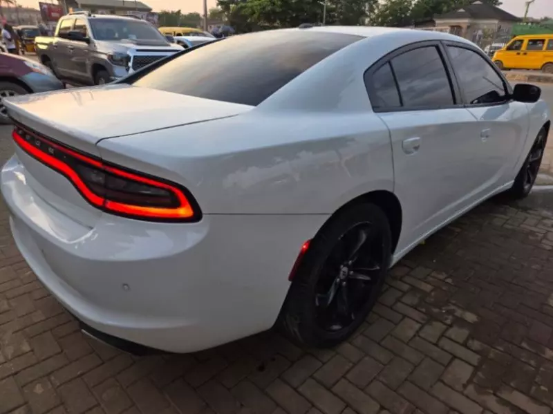 Dodge Charger   - 2017