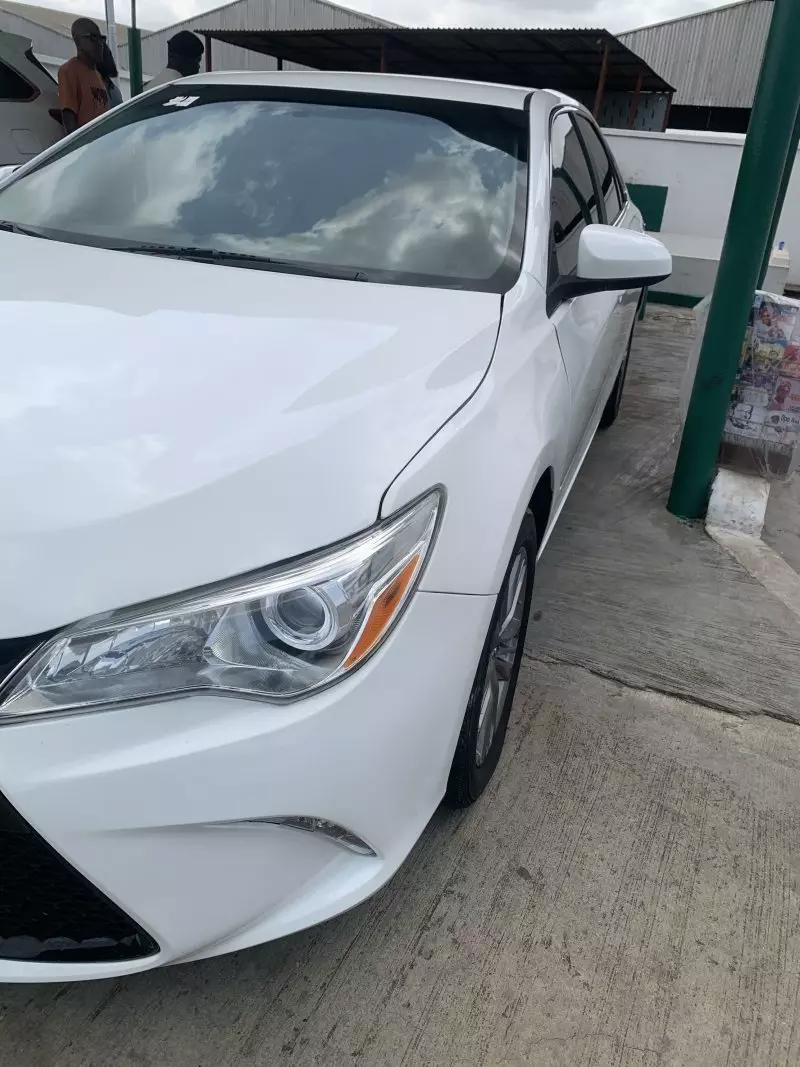 Toyota Camry   - 2016