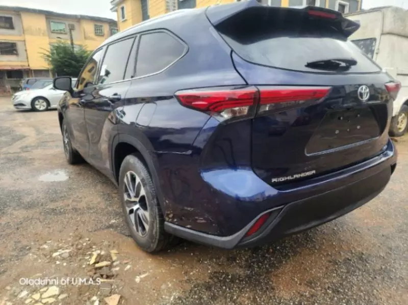 Toyota Highlander   - 2022
