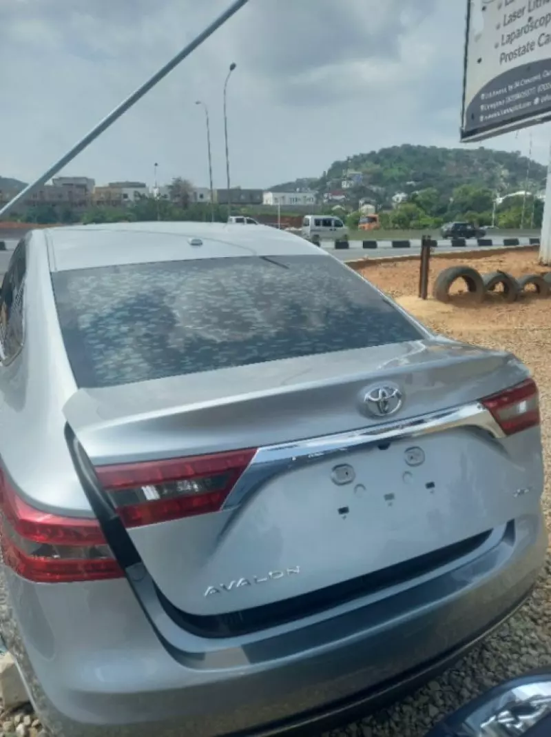 Toyota Avalon   - 2015