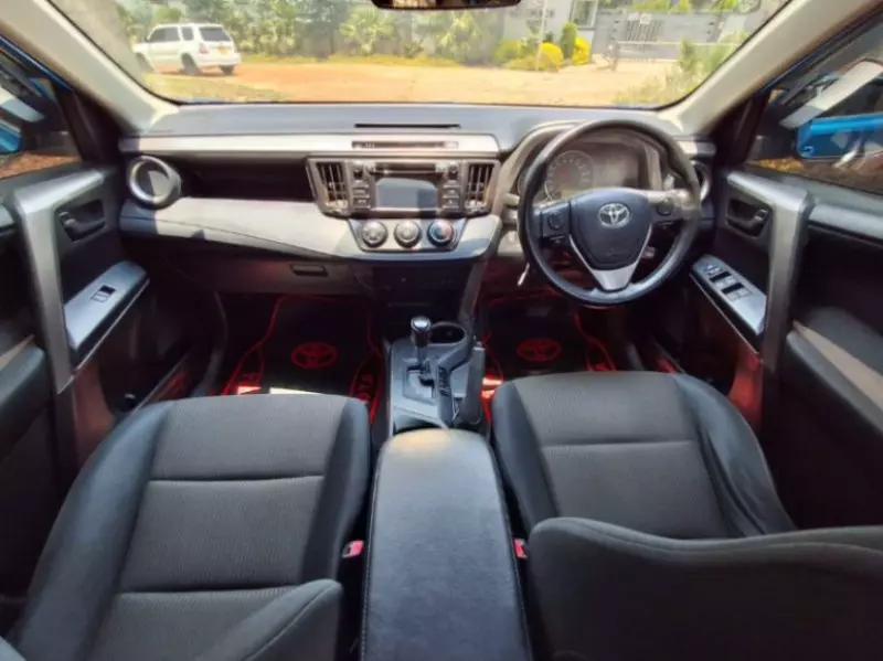 Toyota RAV 4   - 2017