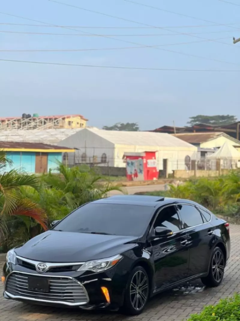 Toyota Avalon   - 2015