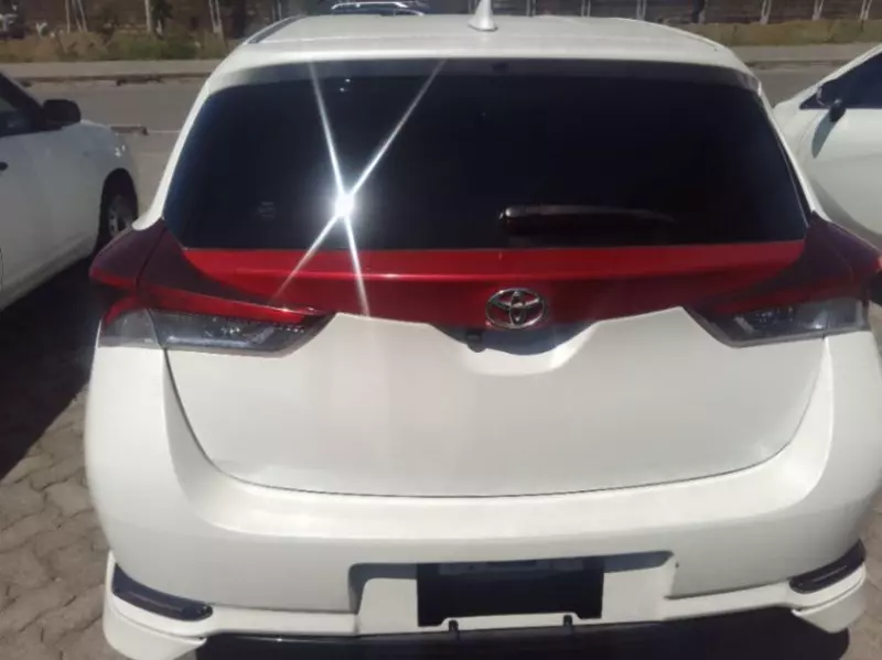 Toyota Auris   - 2015