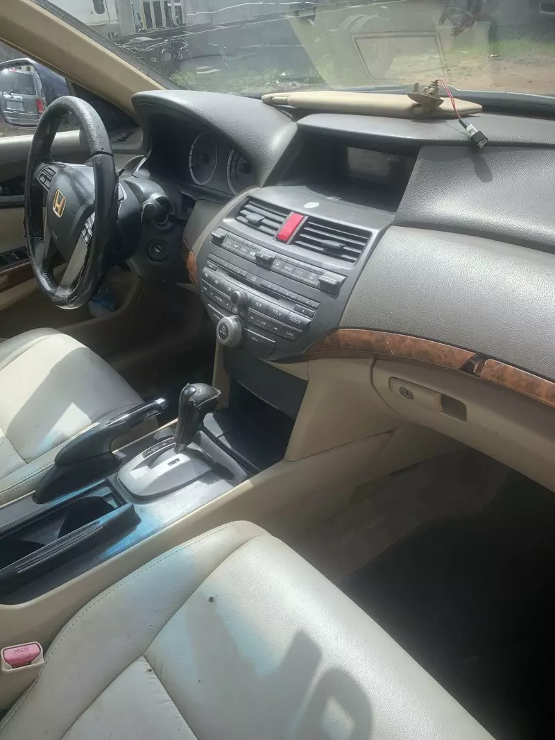 Honda Accord   - 2009