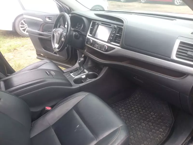 Toyota Highlander   - 2015