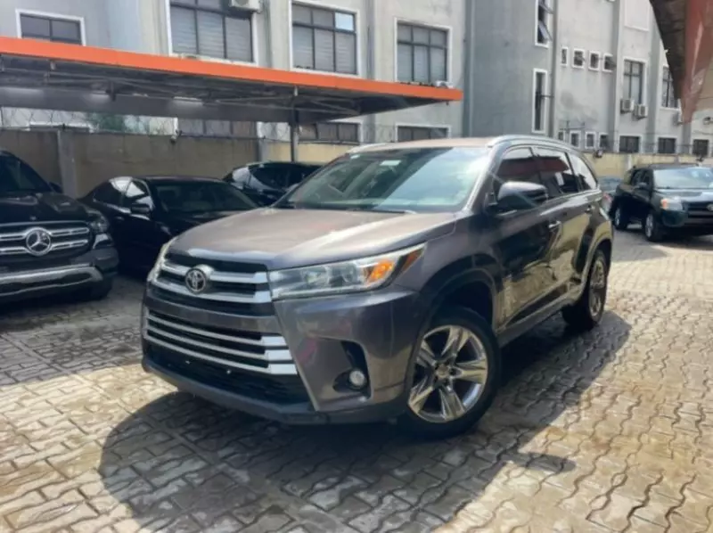 Toyota Highlander   - 2015