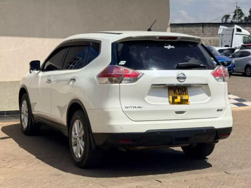 Nissan X-Trail   - 2015