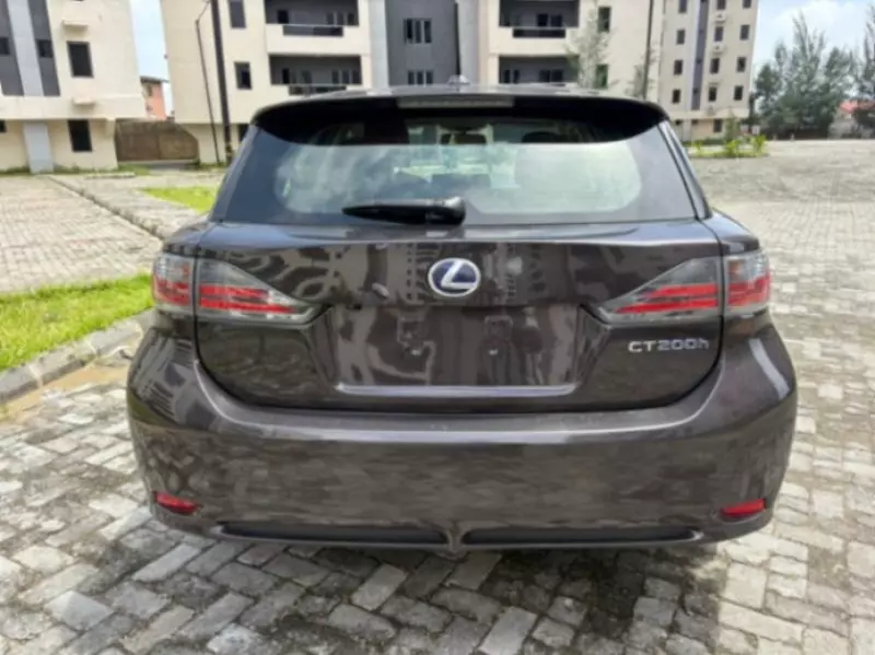 Lexus CT 200h - 2012