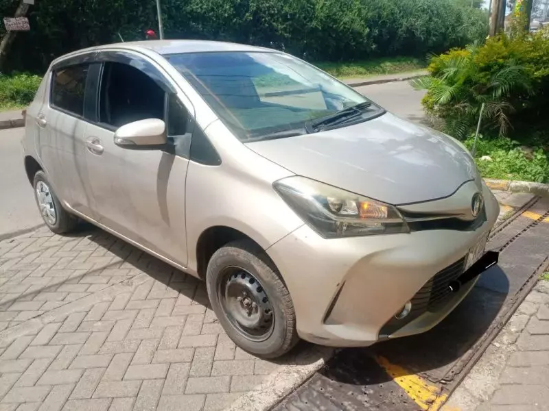 Toyota Vitz   - 2014