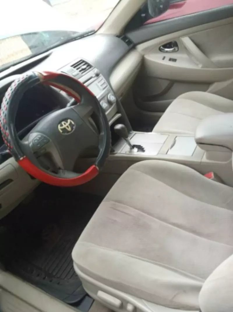 Toyota Camry   - 2011